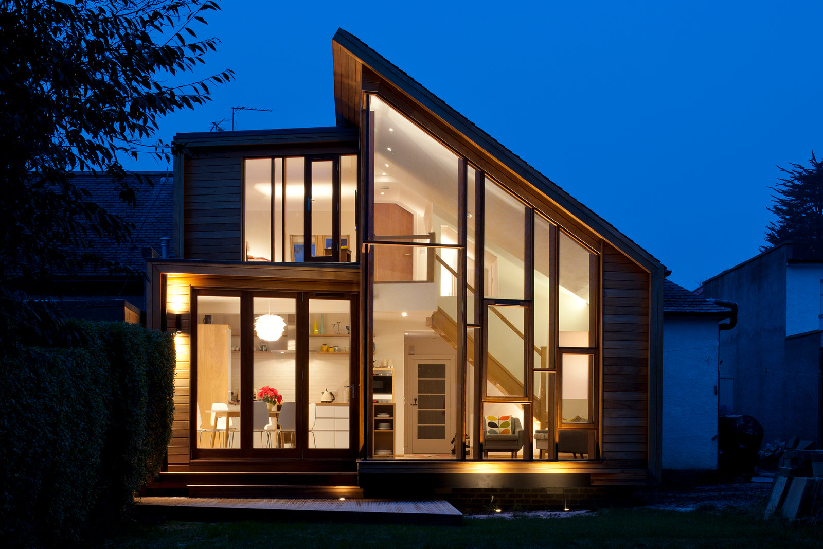 Scandinavian Architecture "Gardiner Terrace" Reflects Sun Angle
