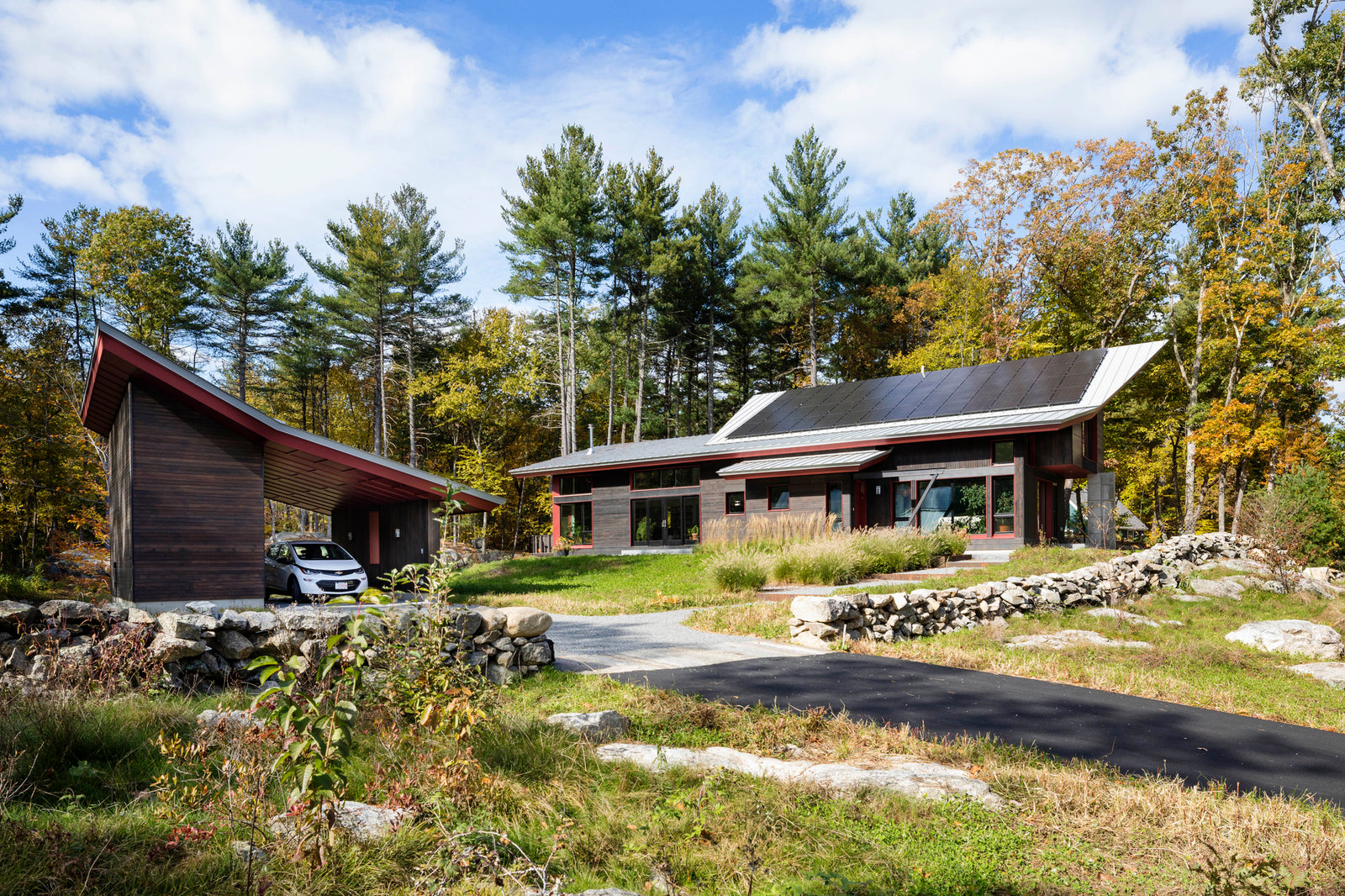 Sustainable Rivendell NZE House Is A Light-Filled Comfortable Living Spaces With Full Integration Into Nature