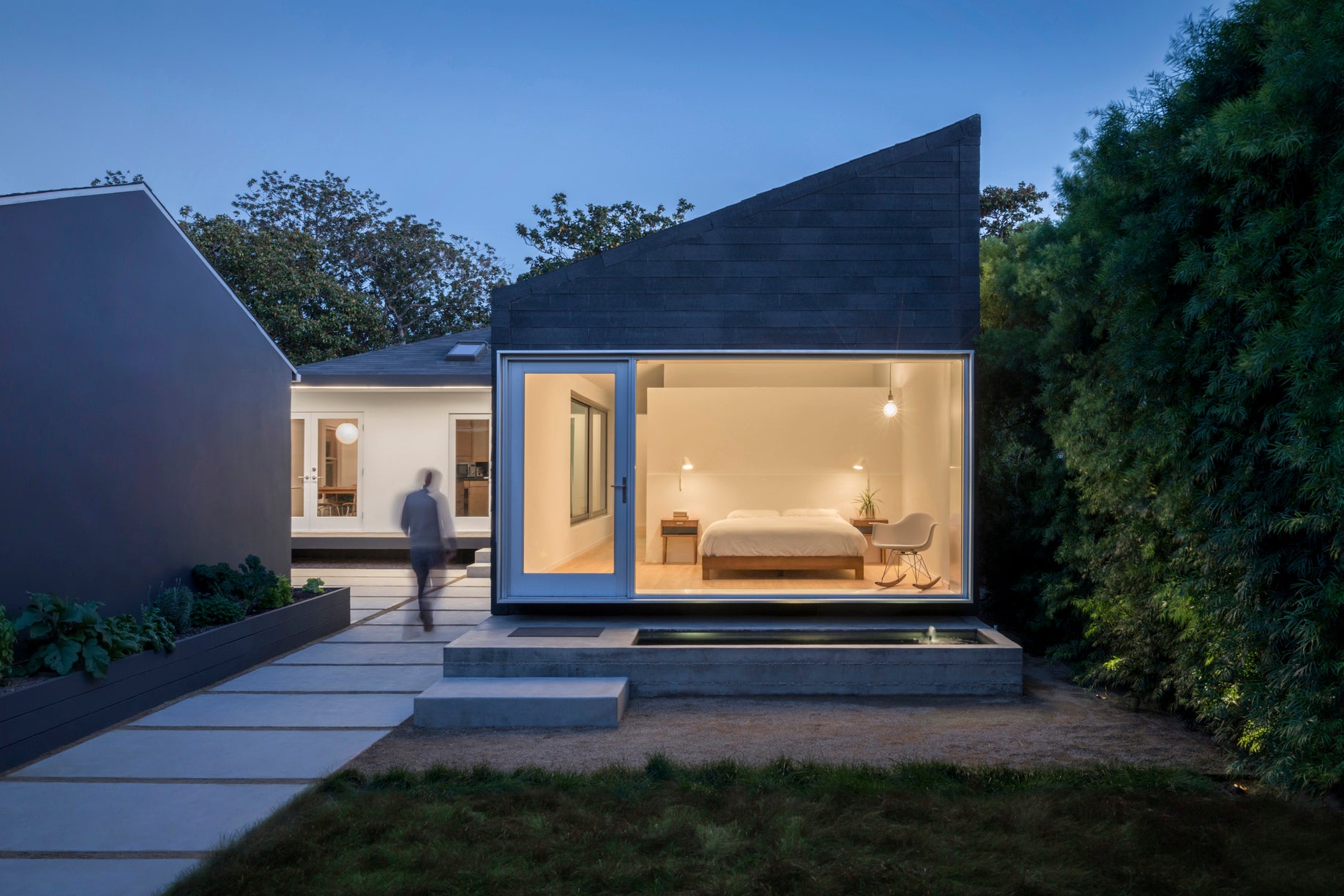 Californian Bungalow Brightens With Rear Window House Extension
