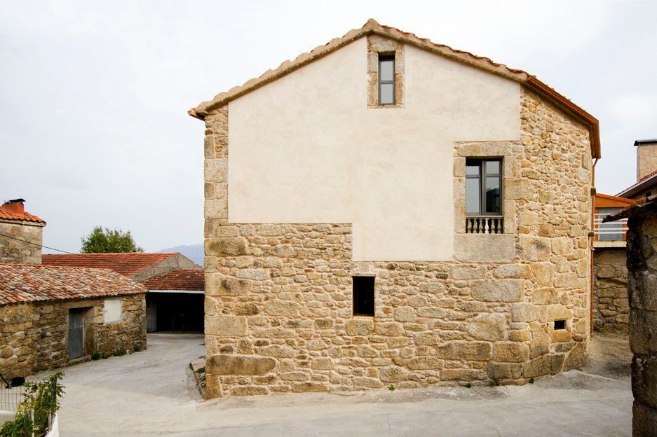 Refurbished Modern Home Sits On Ancient "Stone Respect"