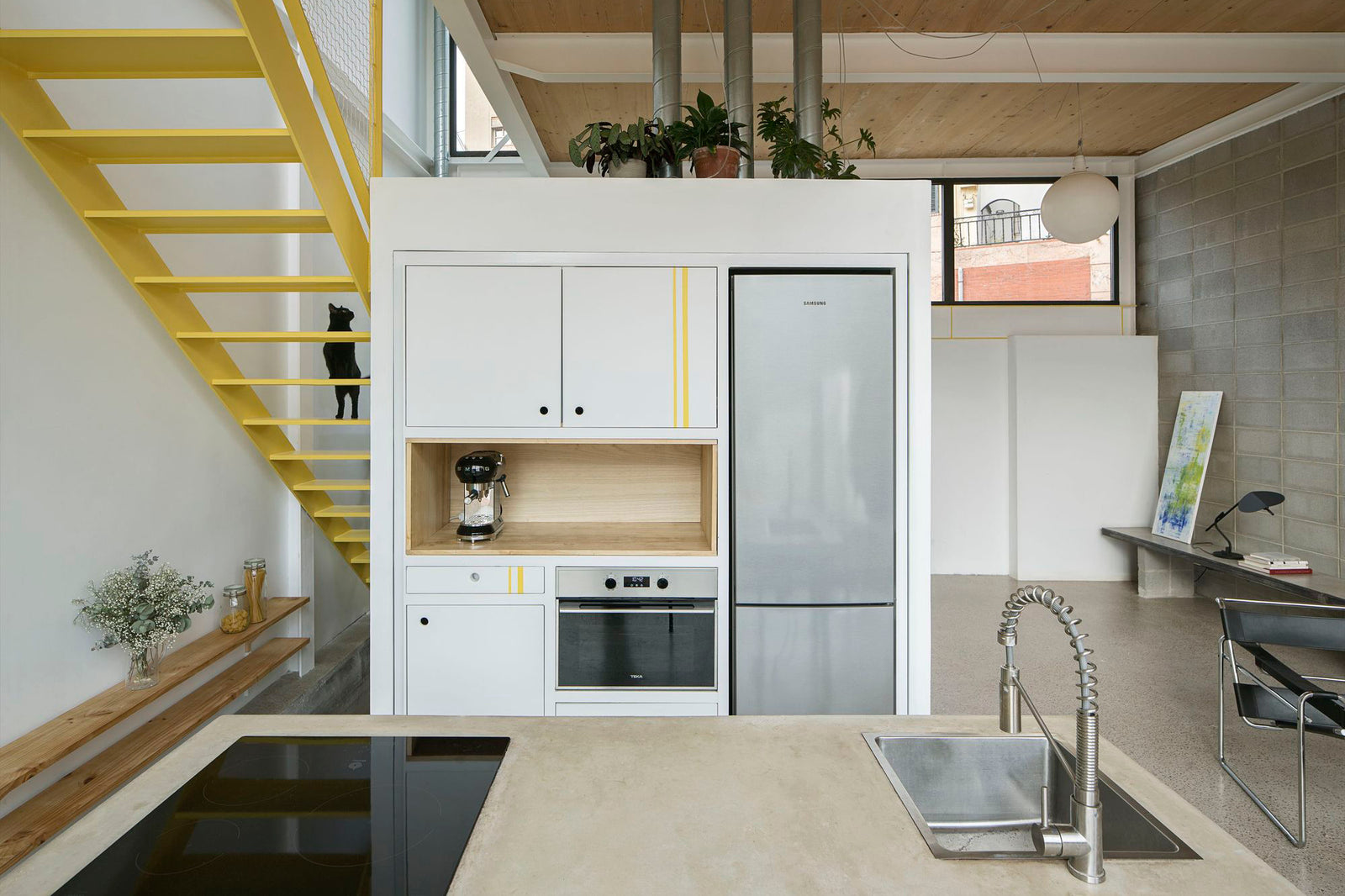 Yellow Steel Collumpio House In Barcelona Emphasizes Landscape