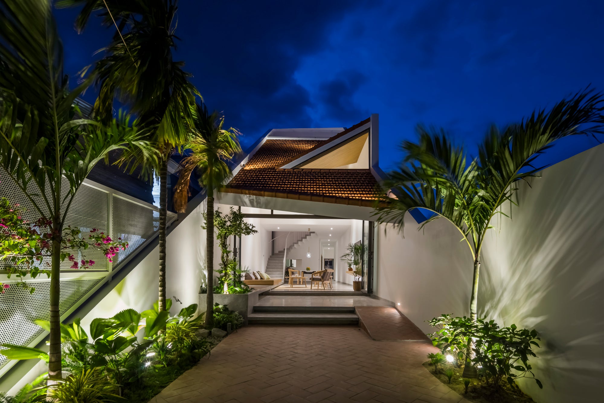Vietnam's Diên Khanh House Dwell Contemporary With Traditions