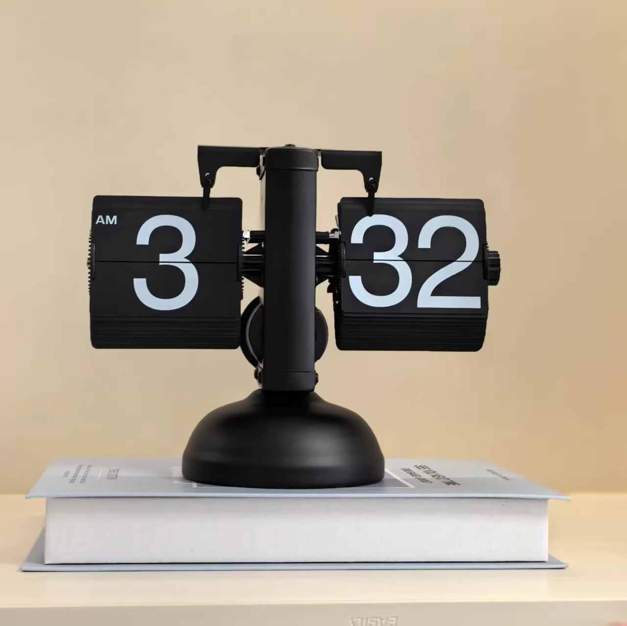Retro Nordic Scale Flip Clock