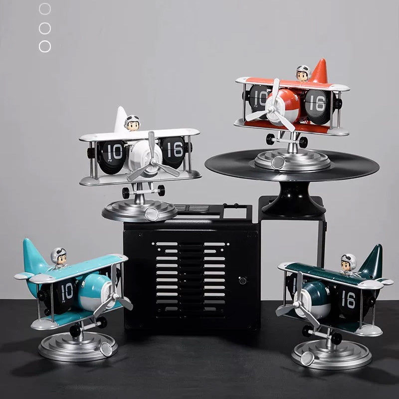 Proppeller Plane Flip Clock