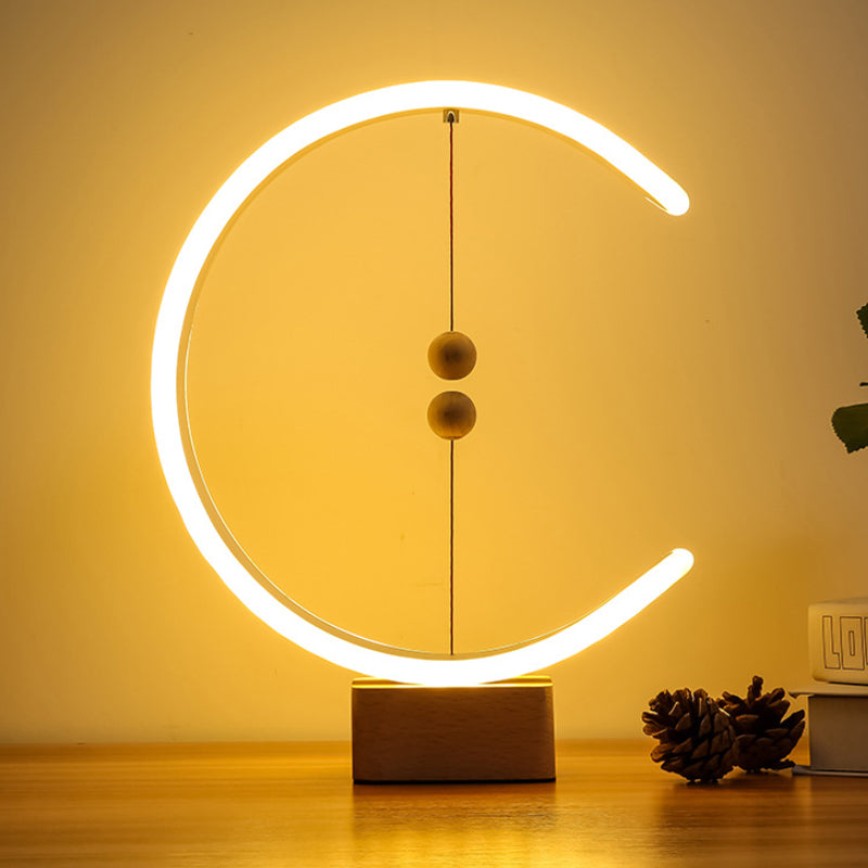 Heng C Balance Table Lamp