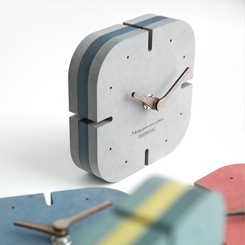 EMITDOOG Square Minimalist Forescoler Clock