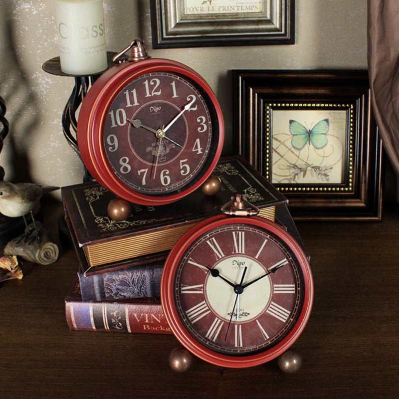 Digo Royalty Red Clock