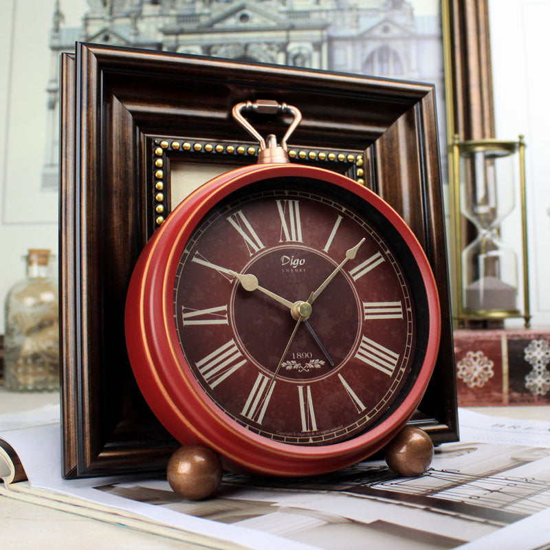 Digo Royalty Red Clock