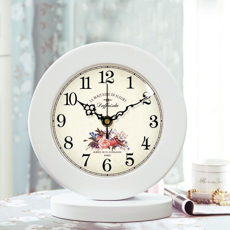Duffaisda White Wooden Clock