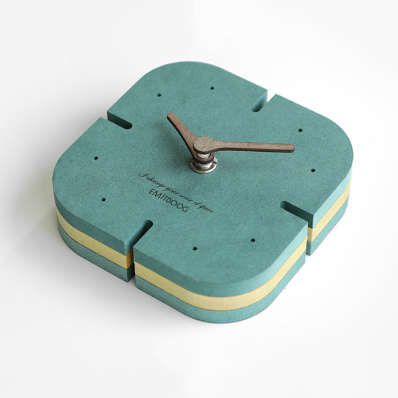 EMITDOOG Square Minimalist Forescoler Clock