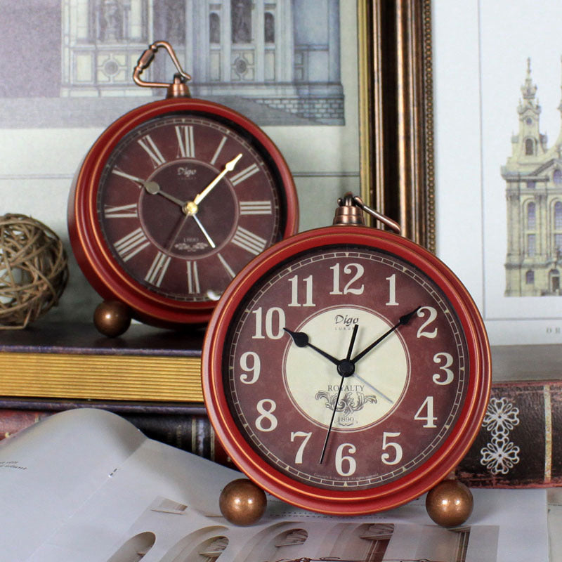 Digo Royalty Red Clock