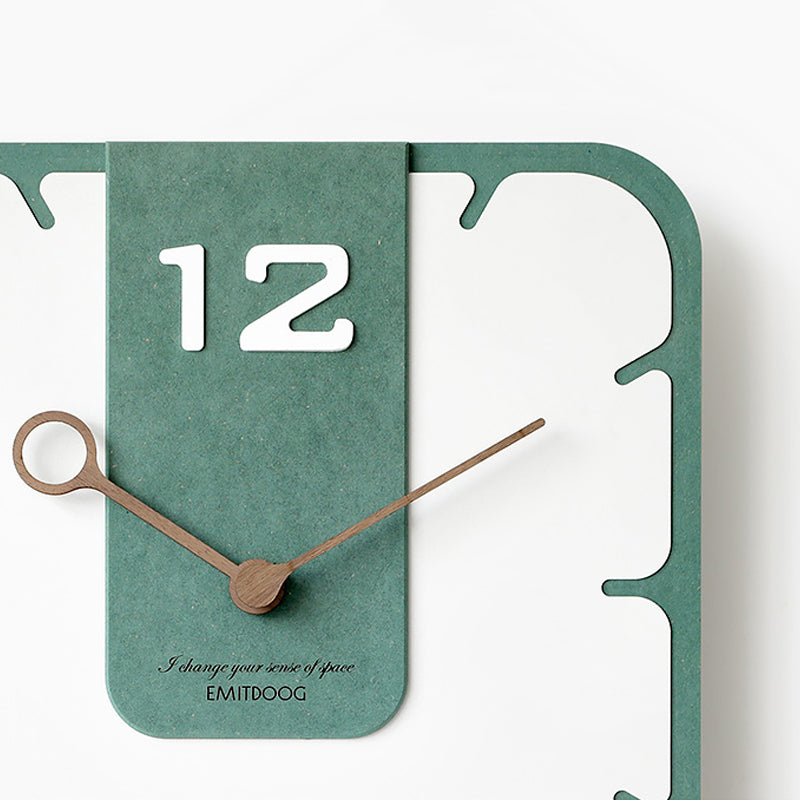 EMITDOOG 12 Petal Wall Clock