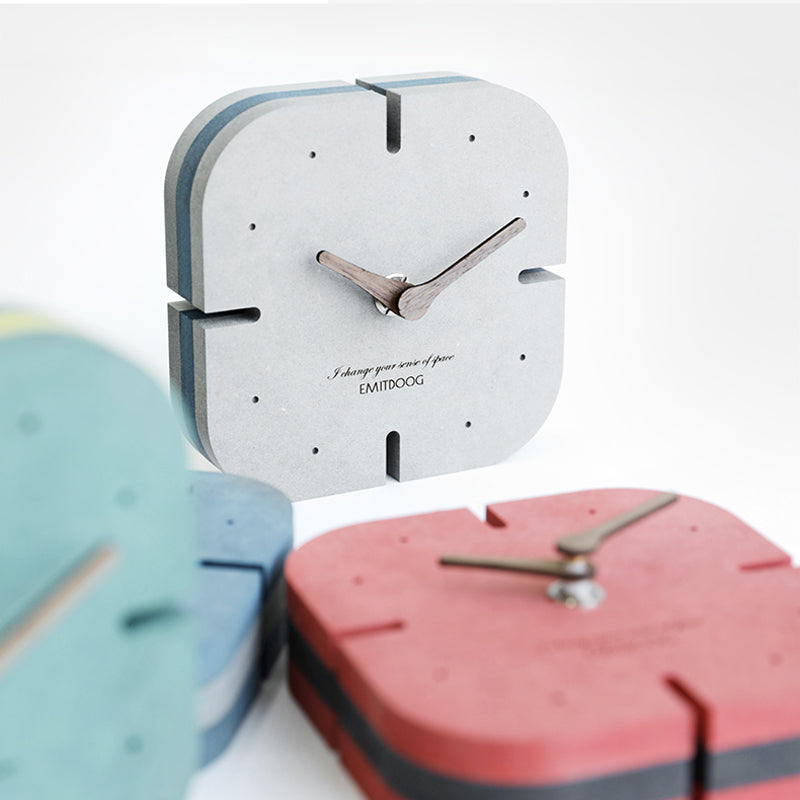 EMITDOOG Square Minimalist Forescoler Clock