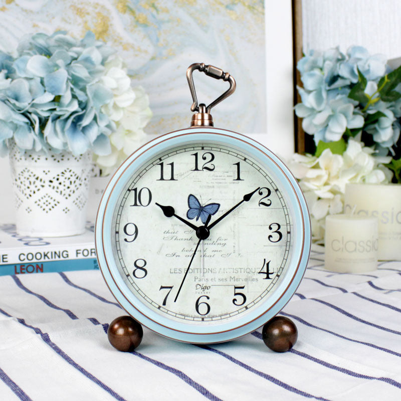 Digo Vintage Blue Clock