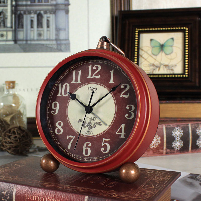 Digo Royalty Red Clock