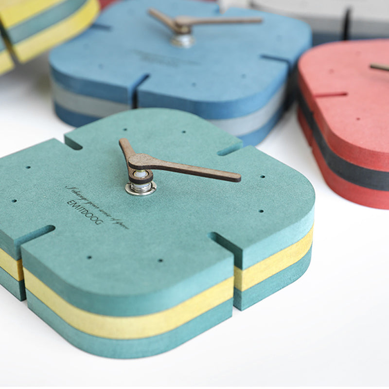 EMITDOOG Square Minimalist Forescoler Clock