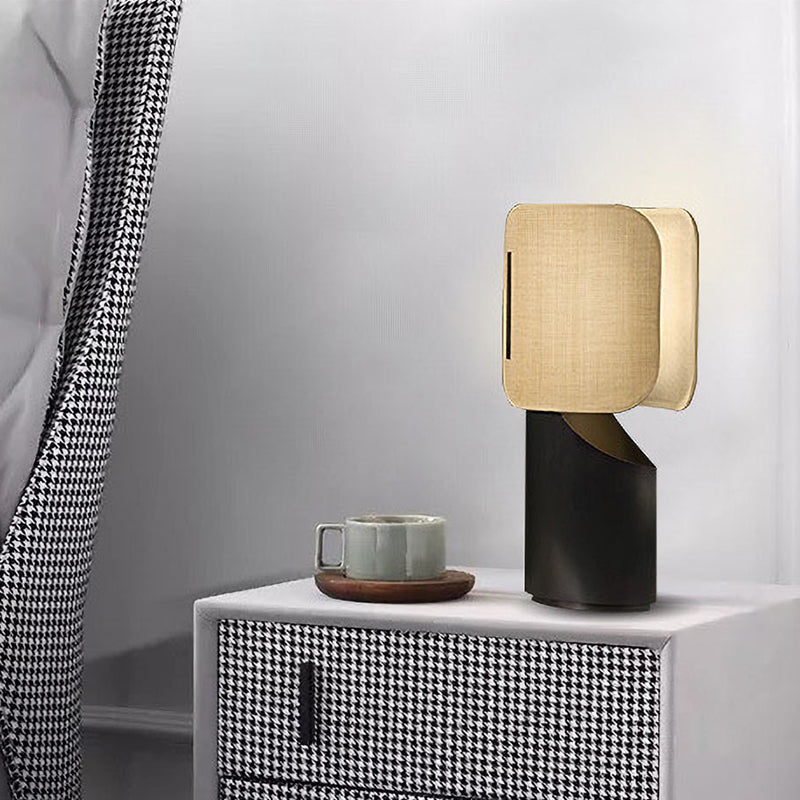 Akaruii Table Lamp