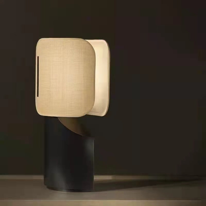 Akaruii Table Lamp