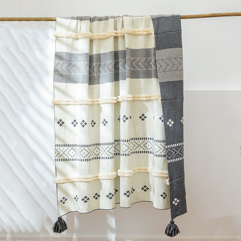 Ami Tufted Gray Throw