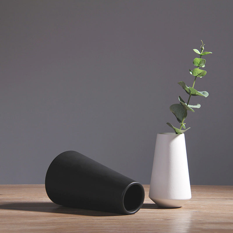 Poratha Geometric Vase