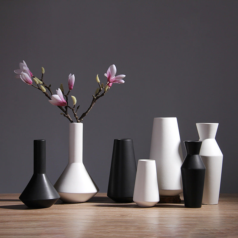 Poratha Minimal Vase