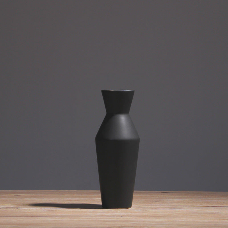 Poratha Minimal Vase