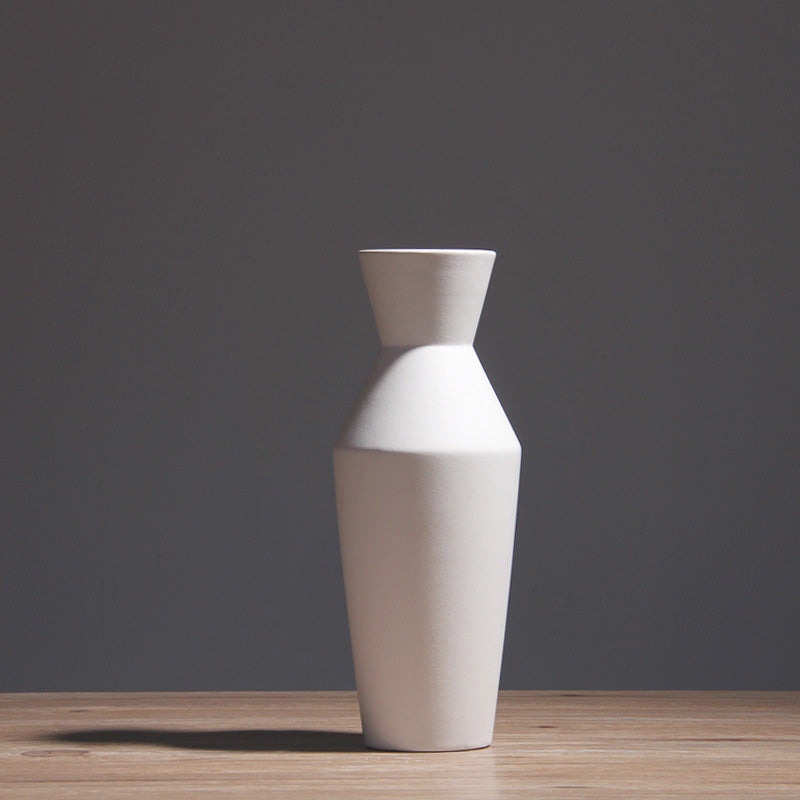 Poratha Minimal Vase