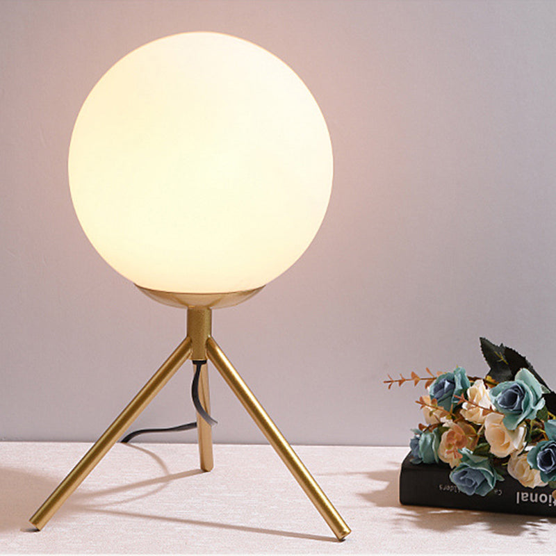 Moti Tri Table Lamp